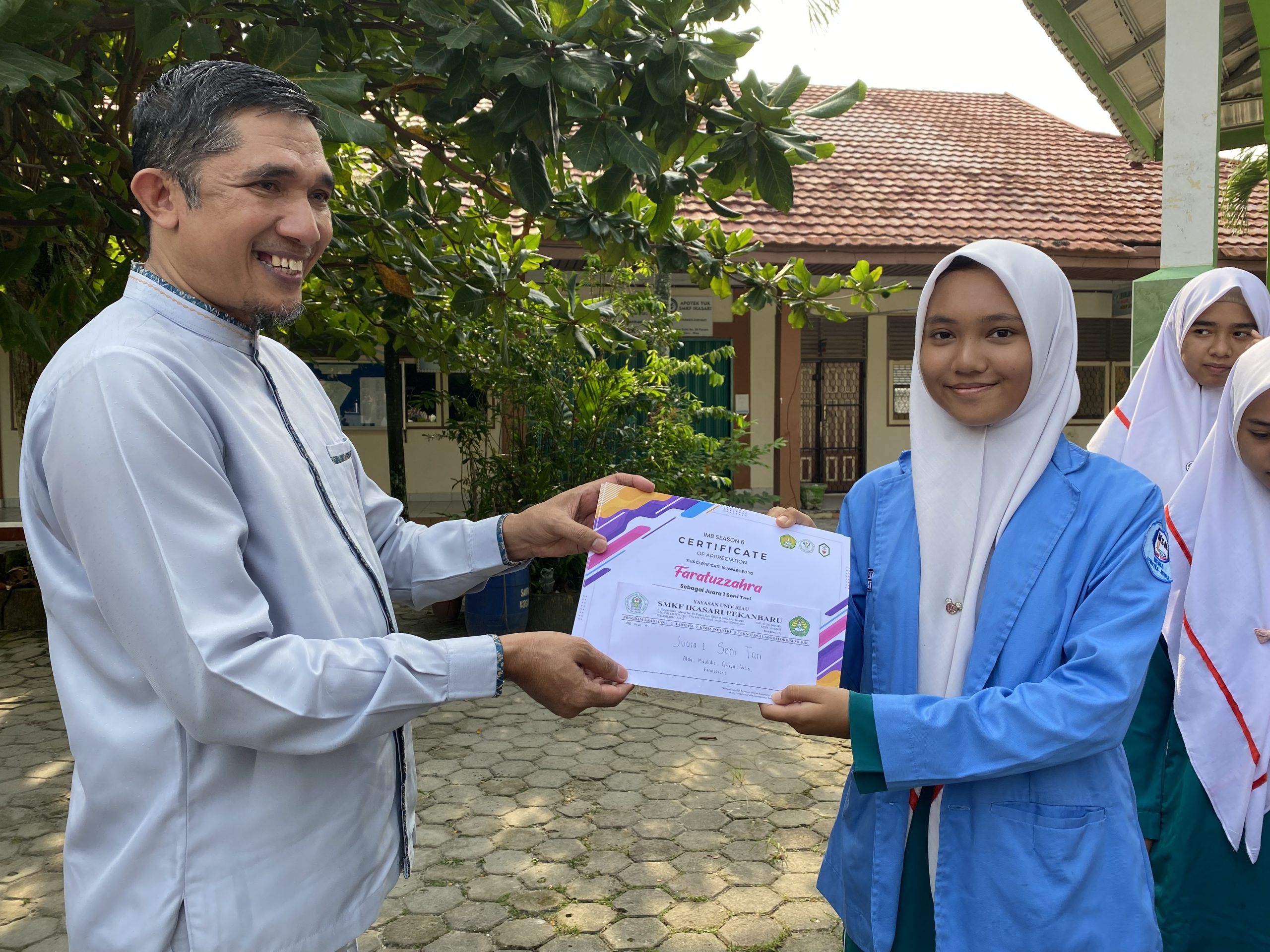 kasari Award, SMKF Ikasari Pekanbaru: Membanggakan Prestasi dan Bakat Siswa